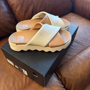 Sorel Women's Cream and Tan Sandals